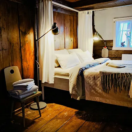 別荘 Lovingly Restored Half-timbered House From 1684 *
