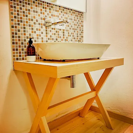 بيت للعطل Lovingly Restored Half-timbered House From 1684 *